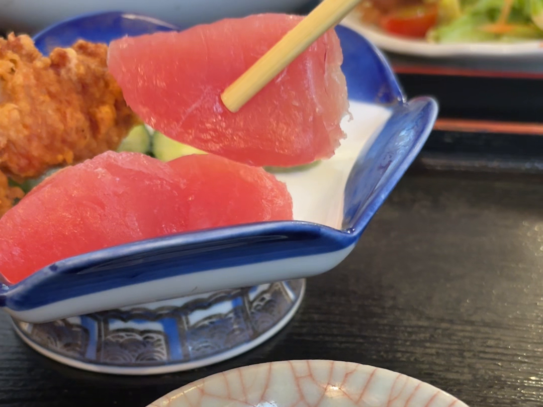 撮影時のマグロの器