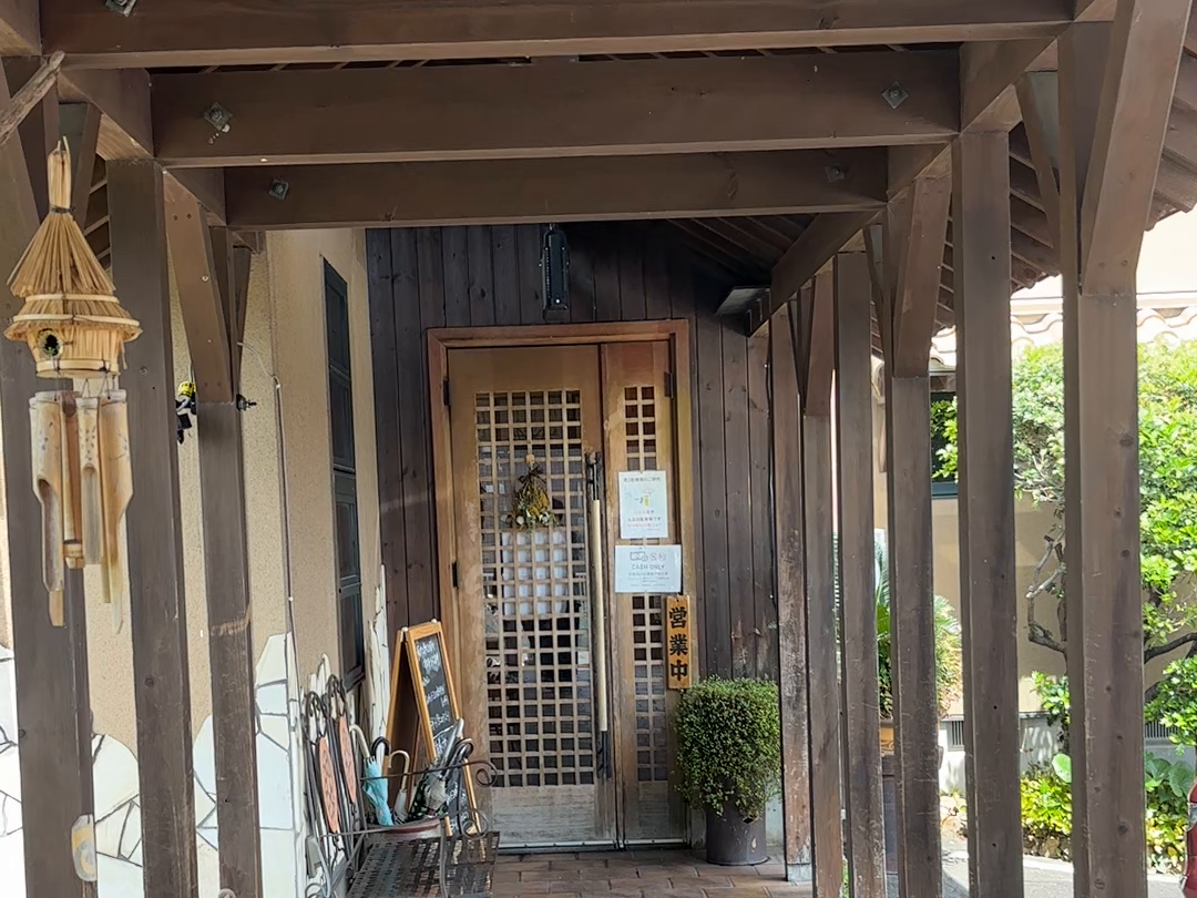 店舗へ続く通路