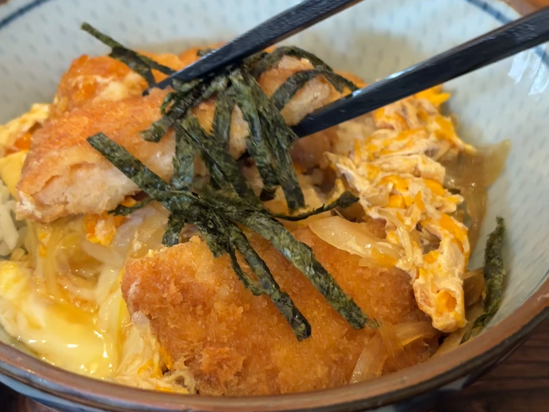 撮影時のカツ丼
